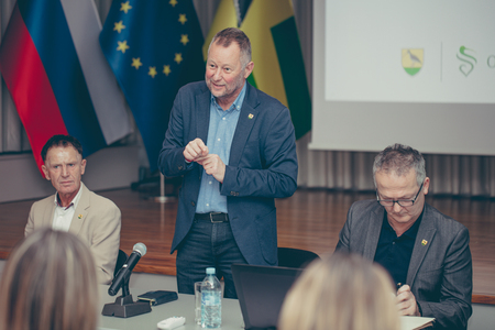 DRUŠTVA KOT SRČNO JEDRO OBČINE ŠKOFLJICA